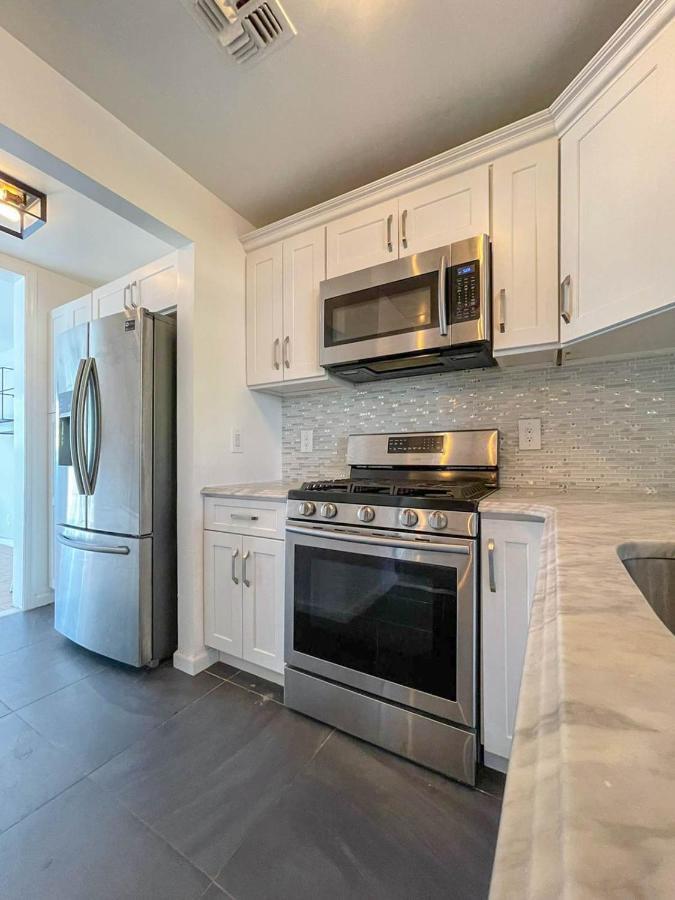 Oasis Apartment Melrose Bagian luar foto